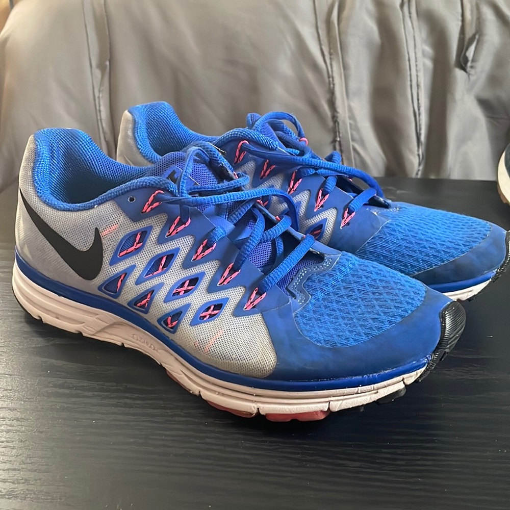 Nike running shoes size 9.5 w